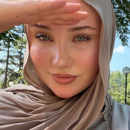 @lenaglams